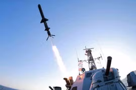  Triều Tiên phóng tên lửa “dọa” Bộ trưởng Quốc phòng Mỹ 