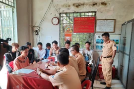 Mời làm việc nhóm thanh niên đua xe trái phép trên quốc lộ 1 