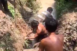 Người đàn ông nằm chết trong cống thoát nước ở Tiền Giang