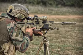 Mật vụ Mỹ dùng súng bắn tỉa nào bảo vệ Tổng thống Trump?