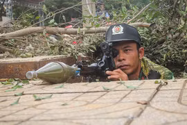 Cảnh sát Việt Nam dùng súng chống tăng B-41 giải cứu con tin