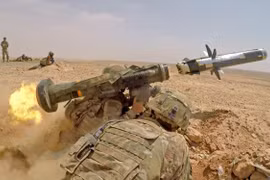 “Ngọn giáo chống tăng” Mỹ bán cho Ukraine cực mạnh khiến Nga sôi sục