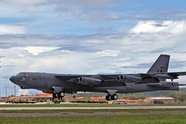 Sợ tên lửa Trung Quốc, Mỹ gấp rút củng cố căn cứ