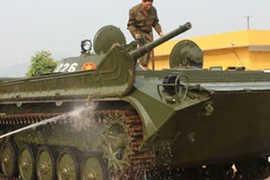 Việt Nam chế tạo “giày” cho xe chiến đấu BMP-1
