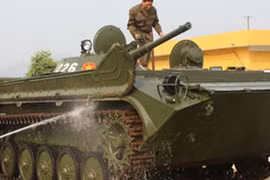 Việt Nam chế tạo “giày” cho xe chiến đấu BMP-1