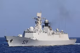 Trung Quốc tăng cường tàu chiến Type 054A tại Biển Đông