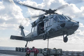 Tập trận xong với Nhật, TSB Mỹ trở lại Philippines