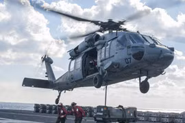 Tập trận xong với Nhật, TSB Mỹ trở lại Philippines