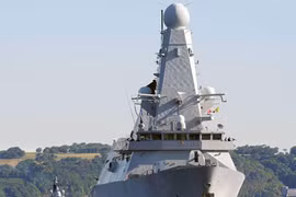 Siêu hạm Hải quân Anh đã đến Việt Nam 