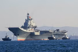 Tàu sân bay Liêu Ninh "hành quân" tới đảo Hải Nam?