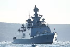 Mục kích “bữa tiệc” tàu chiến, pháo hoa ở Australia