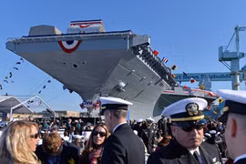Xem Mỹ hạ thủy tàu sân bay hạt nhân lớn nhất