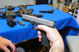Bộ Quốc phòng Nga “chê” súng nội mua súng ngoại