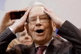 Siêu tỷ phú Warren Buffett chỉ ra sai lầm lớn nhất về tiền bạc mọi người hay mắc phải