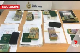 Cục Hàng không nói gì về thông tin 9 tiếp viên nghi vận chuyển lượng tiền lớn ra nước ngoài?