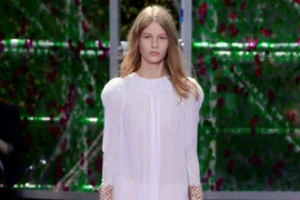 Cấm người mẫu dưới 18 tuổi có ngăn nổi “bóng ma xâm hại” trong làng mốt? 