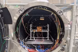 Thử nghiệm tốt, vì sao vệ tinh NanoDragon phải về Việt Nam chờ phóng?