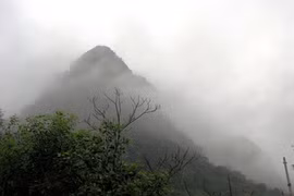 Khám phá núi thiêng Thần Đinh có chùa Non, giếng Tiên 