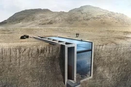 Ngôi nhà độc đáo nằm cheo leo trong vách đá