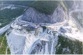 Rùng mình khúc cua tử thần tại đèo Thung Khe, Hòa Bình