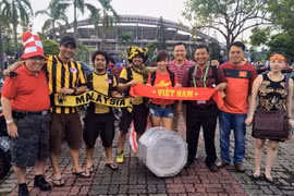 Hơn 10 cổ động viên Malaysia đã đến Hà Nội 