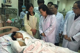 Bộ trưởng Y tế vào Hà Tĩnh lo cứu nạn nhân Formosa