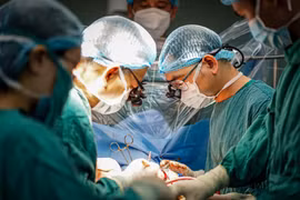 Cứu bệnh nhân bị đâm thủng tim, ngừng tuần hoàn