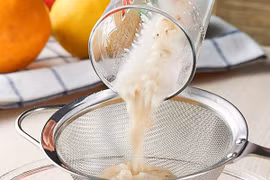 Sợi thép đâm xuyên Amidan vì lọc cháo qua rây