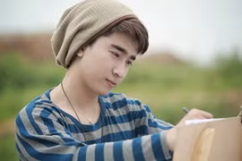 Tiết lộ về Chi Dân - ca sỹ “thảm họa mất trí nhớ“