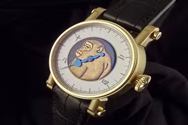 Cận cảnh đồng hồ mạ vàng hình khỉ xa xỉ