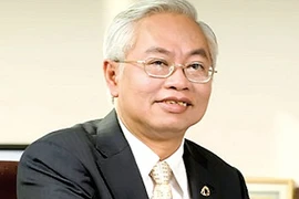 Đình chỉ chức vụ loạt sếp của ngân hàng Đông Á