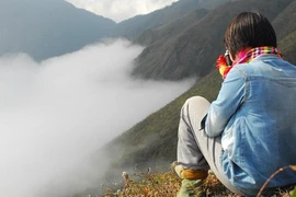 Tà Chì Nhù: Cung đường đến nơi chạm tay vào biển mây 