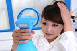 Máy phun sương tạo ẩm cầm tay... tiện lợi nhưng khó chọn