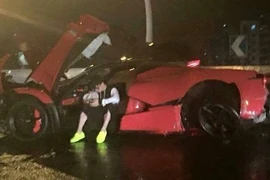 Đâm nát siêu xe Ferrari 41,4 tỷ, thiếu gia vẫn bình thản