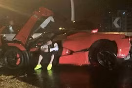 Đâm nát siêu xe Ferrari 41,4 tỷ, thiếu gia vẫn bình thản