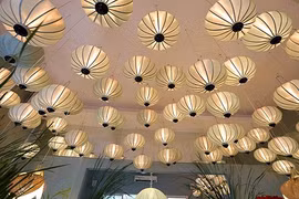 Trang trí nhà đẹp ngập sắc màu với đèn lồng trung thu