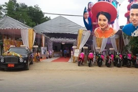 Bất ngờ gia thế cặp đôi làm đám cưới khủng ở Hà Tĩnh
