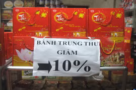 Thảm cảnh bánh Trung thu Hà Nội giảm giá bán tháo vì ế