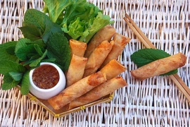 Cách làm nem rán tôm thịt dễ mà ngon