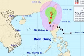 Bão số 2 tiến vào đất liền, gió giật cấp 11