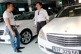 “Đỏ mắt” tìm thuê ôtô đi chơi tết