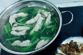 Chồng nấu "canh cải cá thác lác" khiến vợ choáng suốt 2 năm