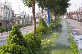 Chi 18 tỷ chăm cây xanh, tiền “chùa” mới xa xỉ thế