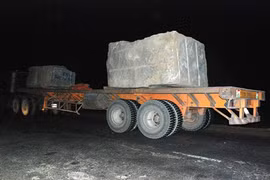 Hai xe đá “đấu lì” với thanh tra giao thông Gia Lai