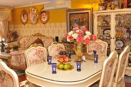 Ngắm phòng ăn đẹp như mơ trong nhà người nổi tiếng