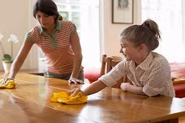 Mẹo làm sạch và bảo quản đồ gỗ khi trời hanh khô