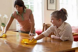 Mẹo làm sạch và bảo quản đồ gỗ khi trời hanh khô