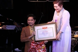 Đơn vị trao bằng khẳng định không phong Ngọc Sơn là 'Giáo sư âm nhạc'