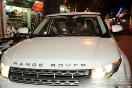 Điểm danh "dàn" vợ đại gia của các sao nam Việt