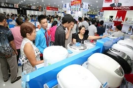 Siêu thị điện máy bùng nổ khuyến mại tivi đầu năm 2016